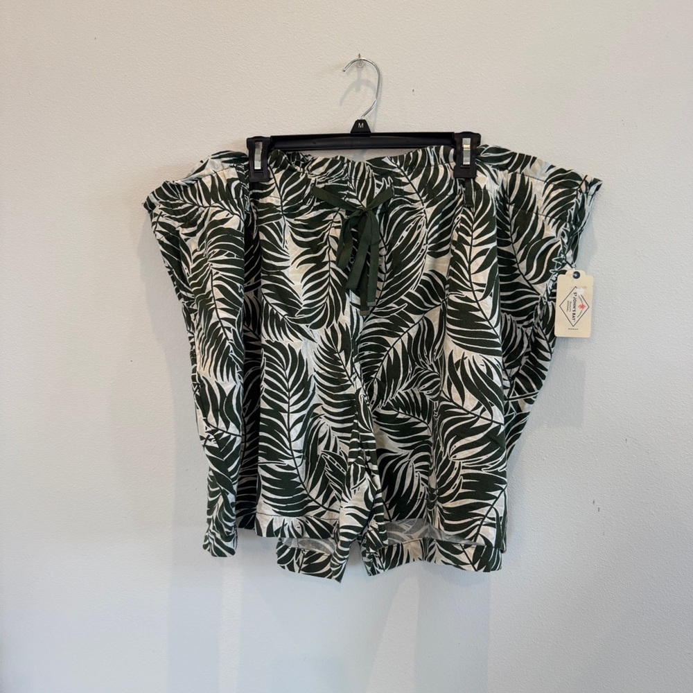 Tropical Leaf Print Women's Linen Shorts NWT